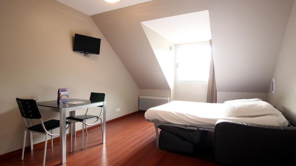 Aux Balcons Du Sancy Aparthotel Picherande Exterior foto