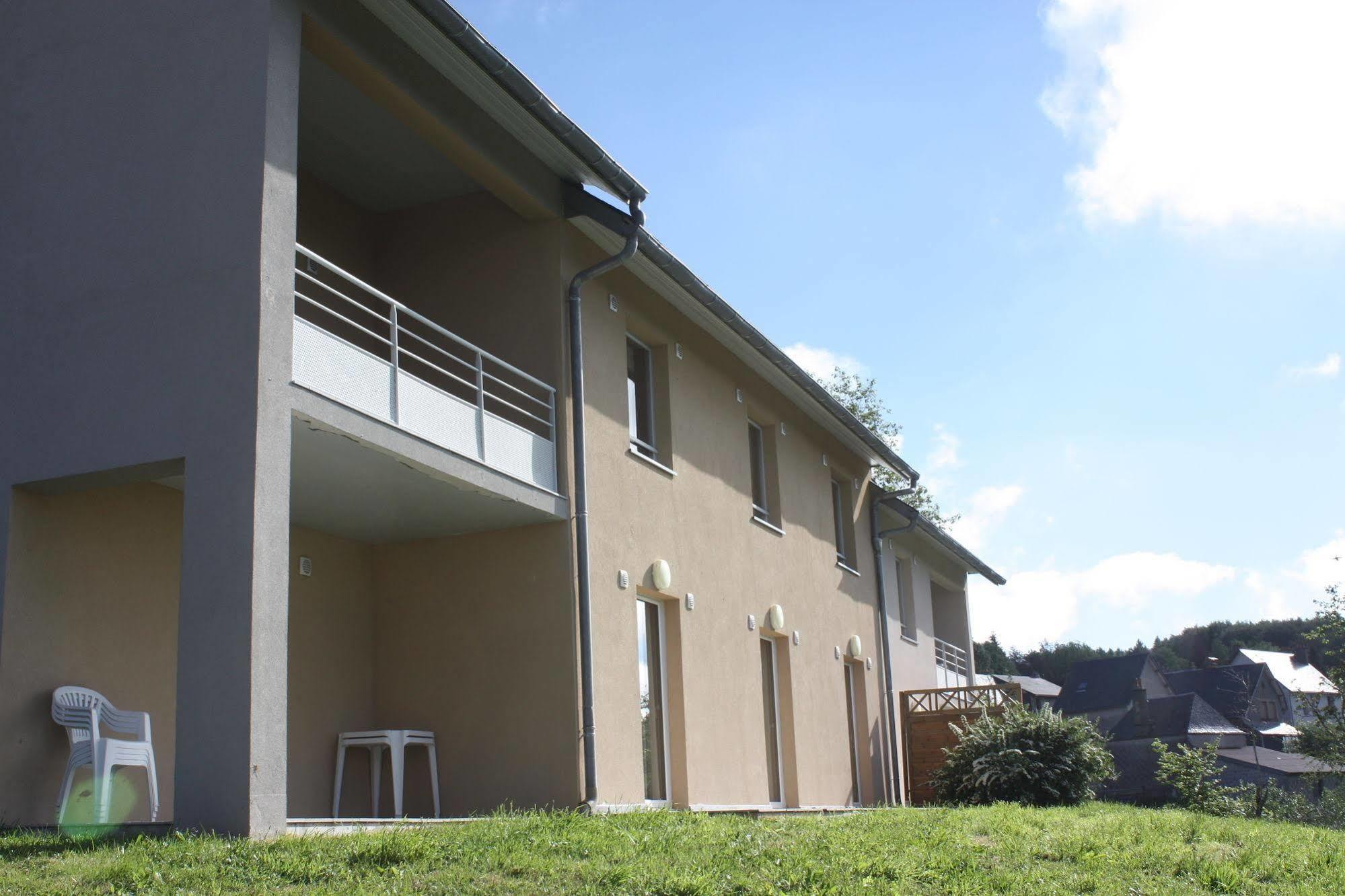 Aux Balcons Du Sancy Aparthotel Picherande Exterior foto